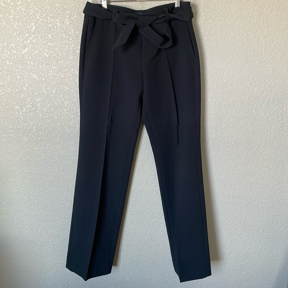 Banana Republic Logan wide leg black pant. With removable tie. Size 8.